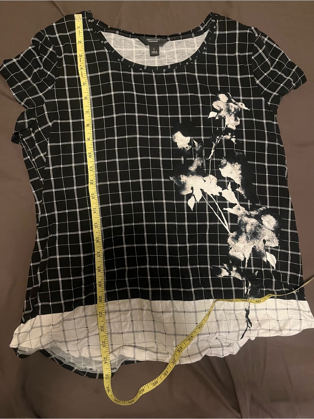 Simply Vera Wang Black Grid Floral Short Sleeve Top - Large - Picture 6 of 6